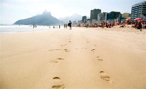 hostel ipanema rio de janeiro|Bairros como Copacabana, Ipanema e Leblon .